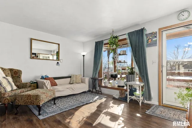 $149,900 | 1506 Woodbine Drive, Washington, IL 61571