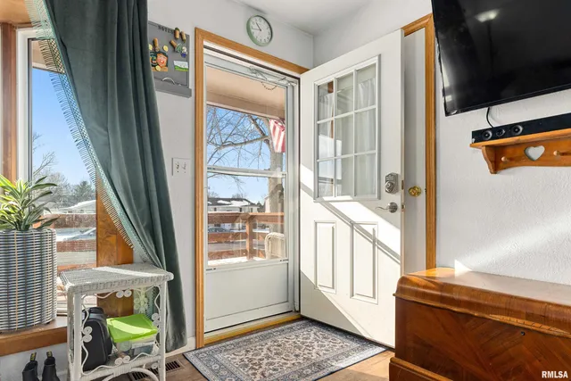 $149,900 | 1506 Woodbine Drive, Washington, IL 61571