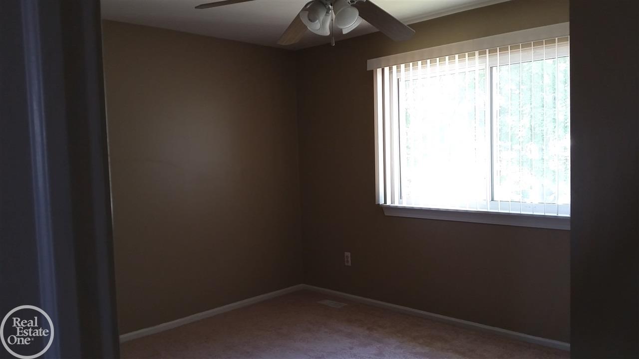 2622 Maple Street Port Huron, MI 48060 - Photo 7 of 14