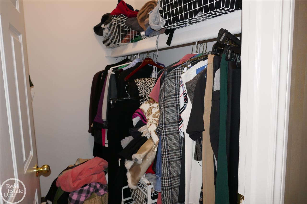 6590 Chatham Circle Rochester, MI 48306 - Photo 27 of 57 50004637-26.JPG