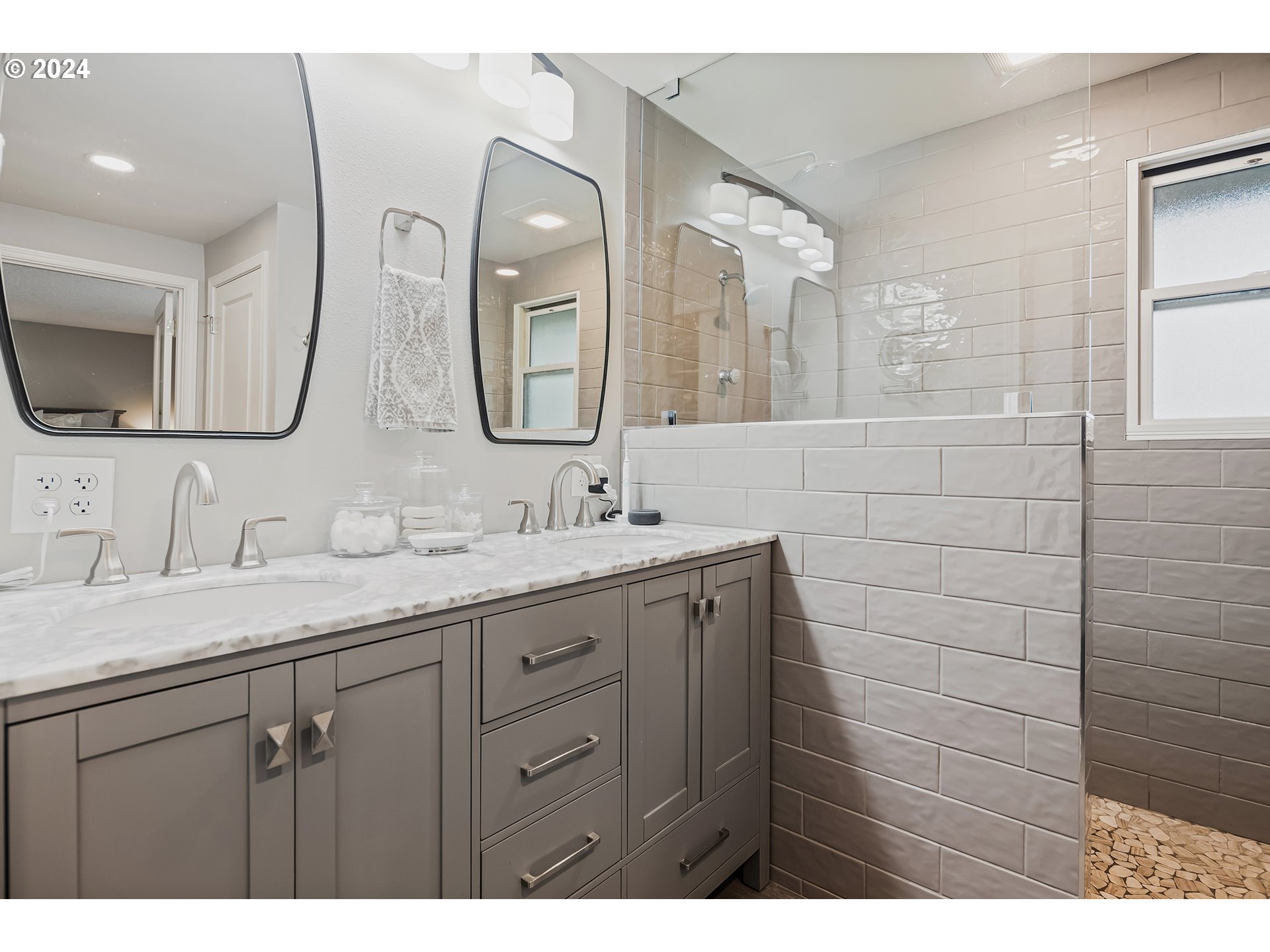 32325 Southwest Estates Post Road Wilsonville, OR 97070 - Photo 14 of 28 Gallery Image 14