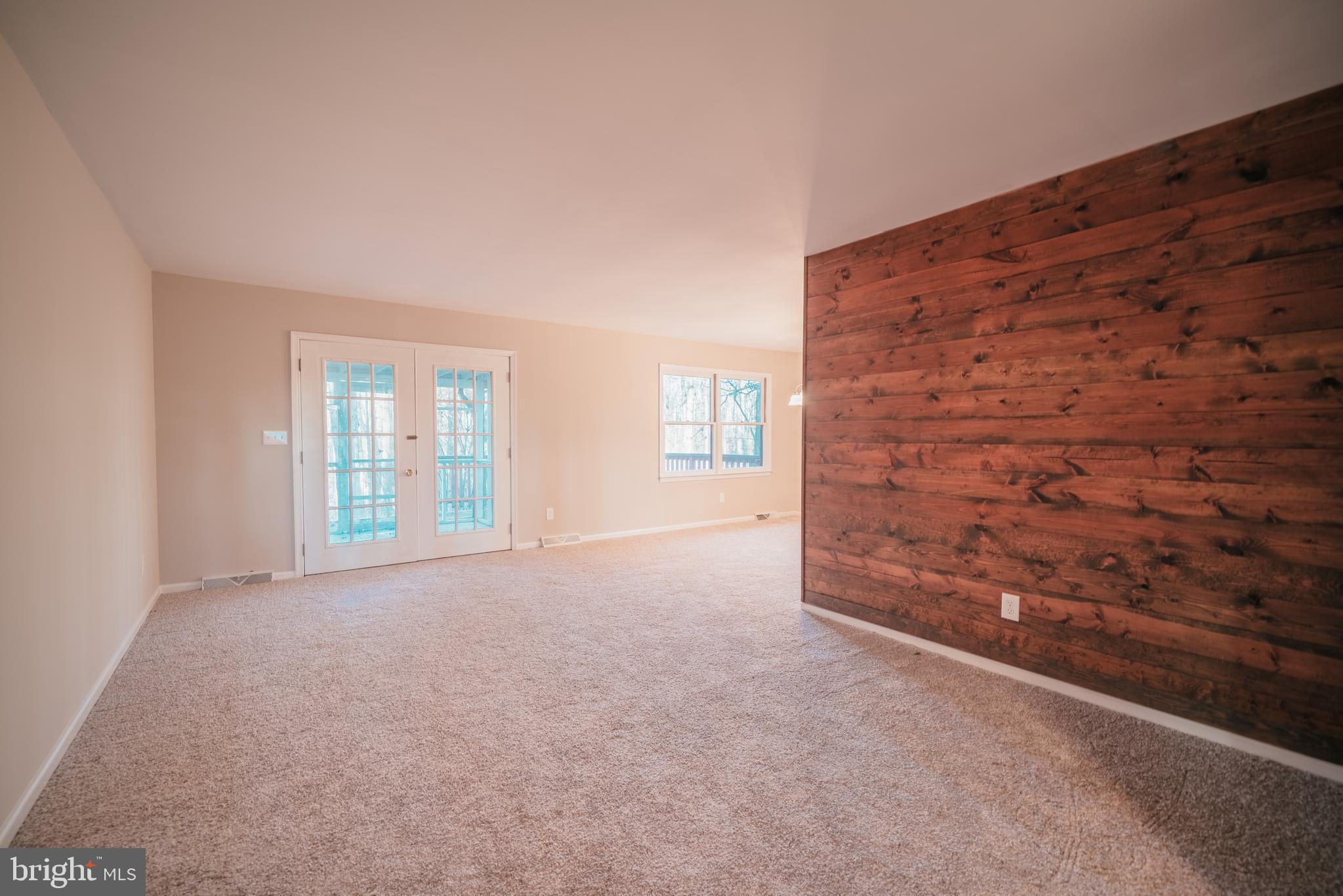 1309 Jacks Shop Road Rochelle, VA 22738 - Photo 14 of 27 Living room