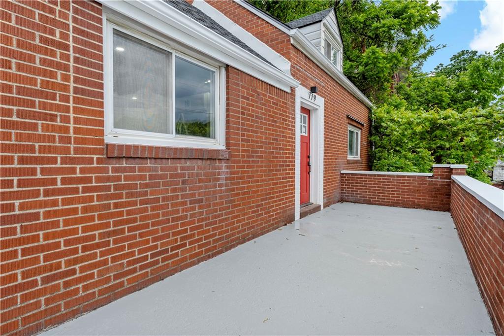 779 Bower Hill Road Bridgeville, PA 15017 - Photo 5 of 35 Gallery Image 5