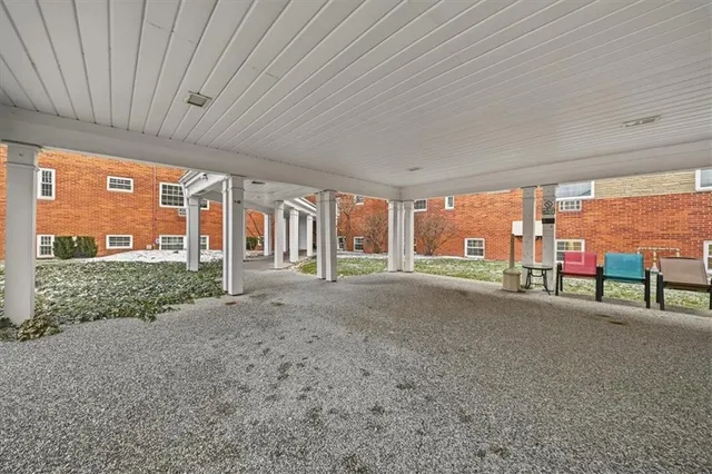 a view of a house with porch and outdoor space