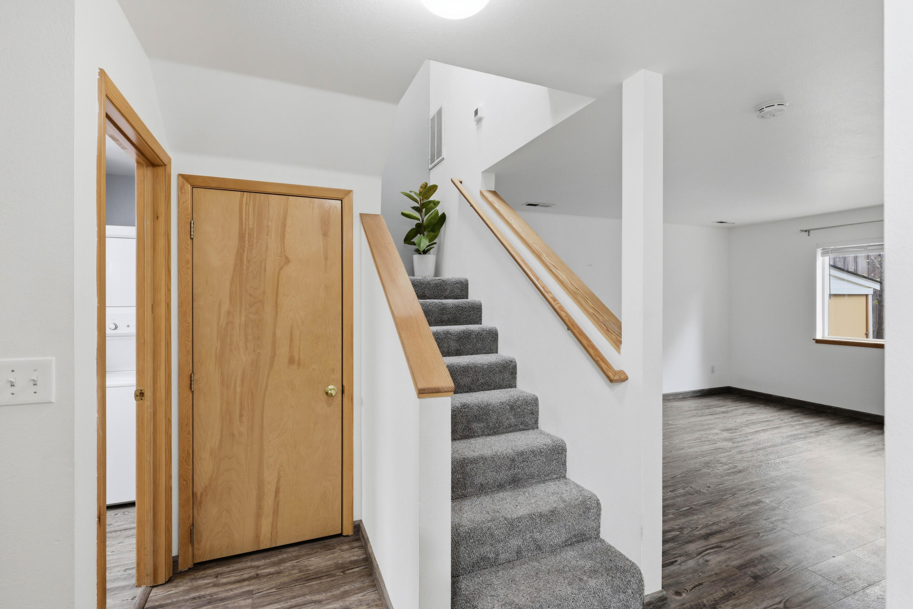 467 Tulipan Way Talent, OR 97540 - Photo 12 of 27