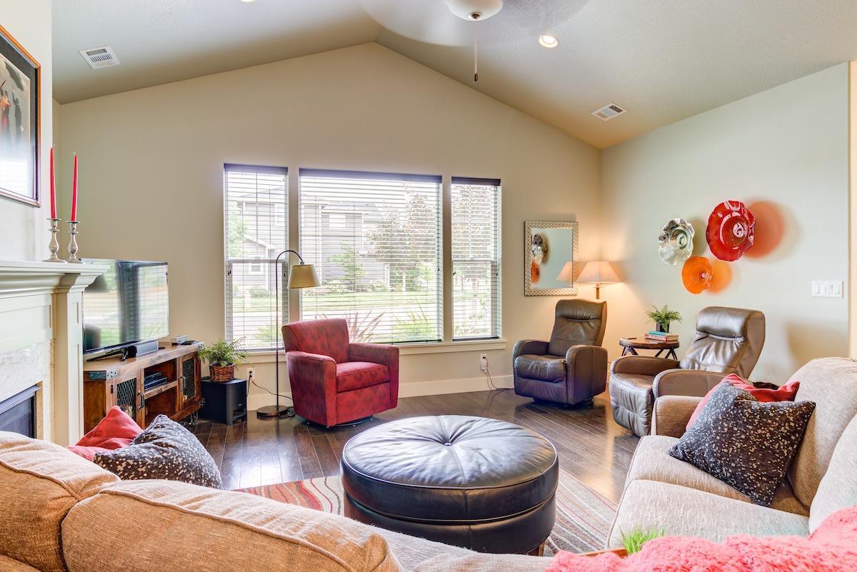 1208 Boulder Ridge Street Central Point, OR 97502 - Photo 5 of 25 Additional Photo