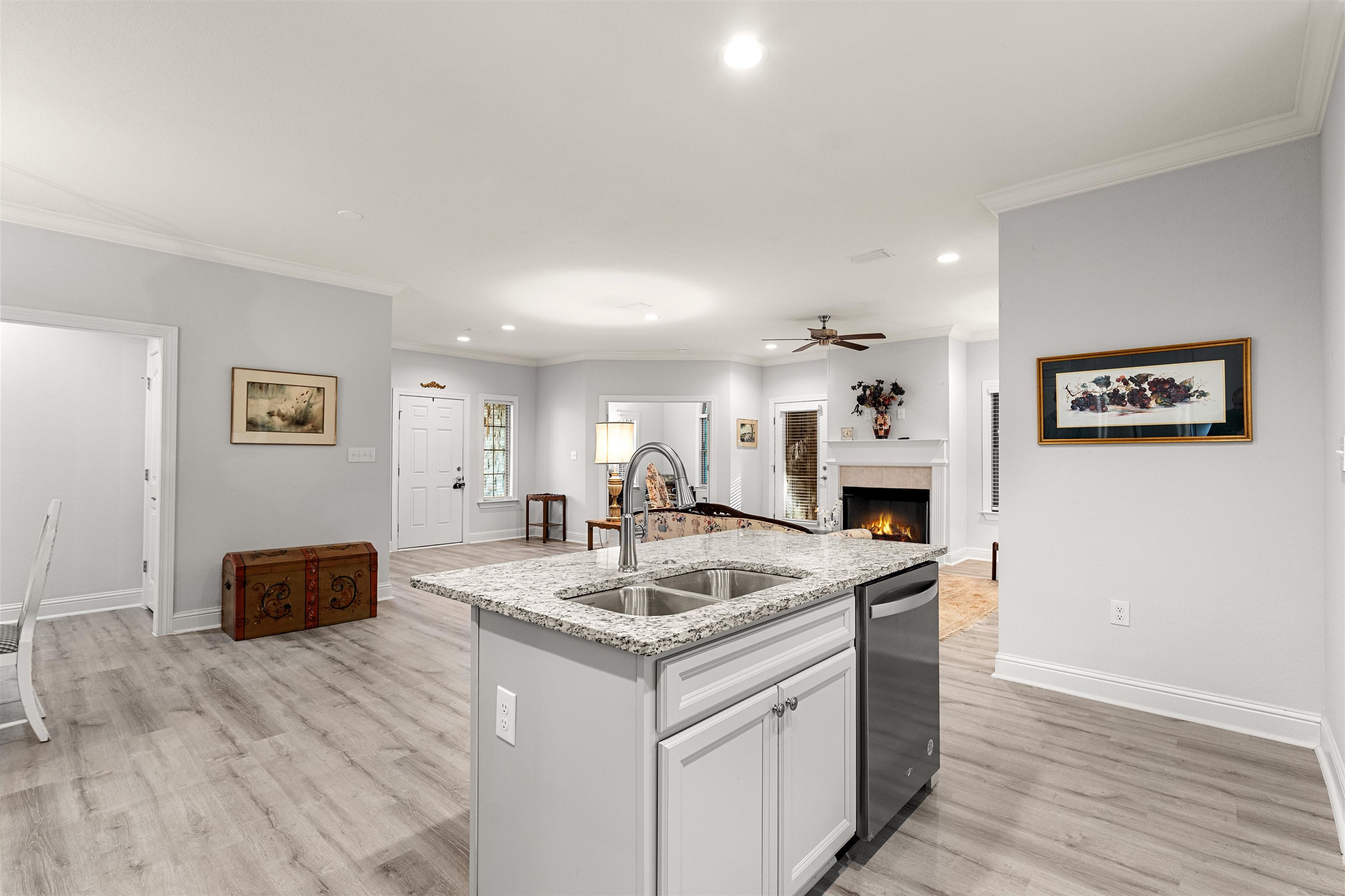 702 Holmes Avenue, Unit 702 Foley, AL 36535 - Photo 9 of 33 Kitchen