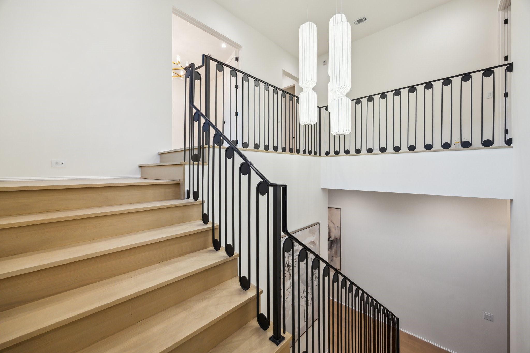 1656 Banks Street Houston, TX 77006 - Photo 4 of 31 a view of entryway