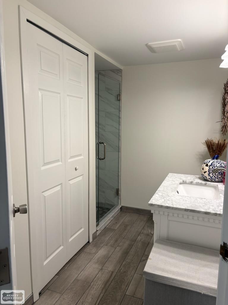 31705 South River Road Harrison Township, MI 48045 - Photo 12 of 12 50193076-b97e85f1-8a70-4402-8787-daa4e0ea8355.JPG