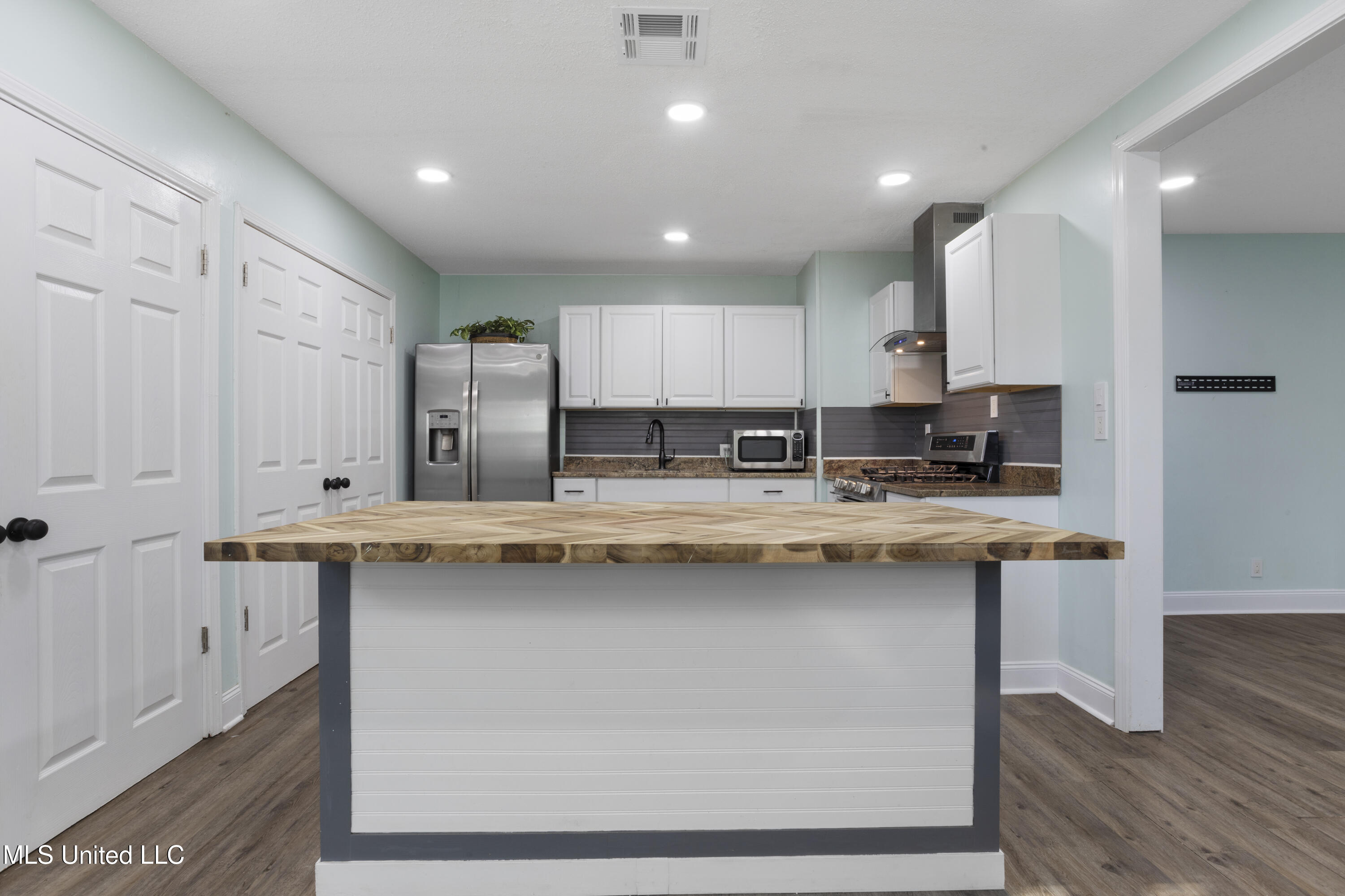 1158 East Old Pass Road Long Beach, MS 39560 - Photo 5 of 25 007