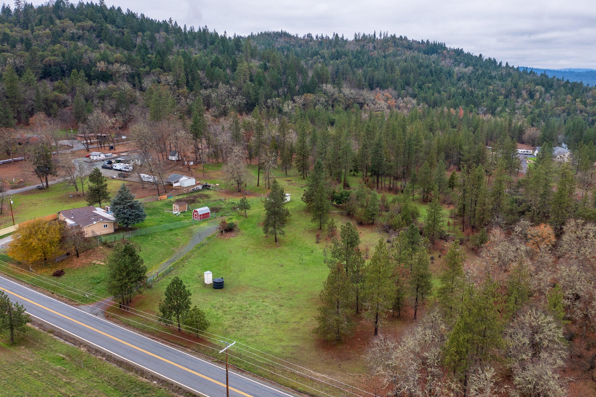 2530 Robertson Bridge Road Grants Pass, OR 97526 - Photo 33 of 36 2530 Robertson Bridge Rd-036