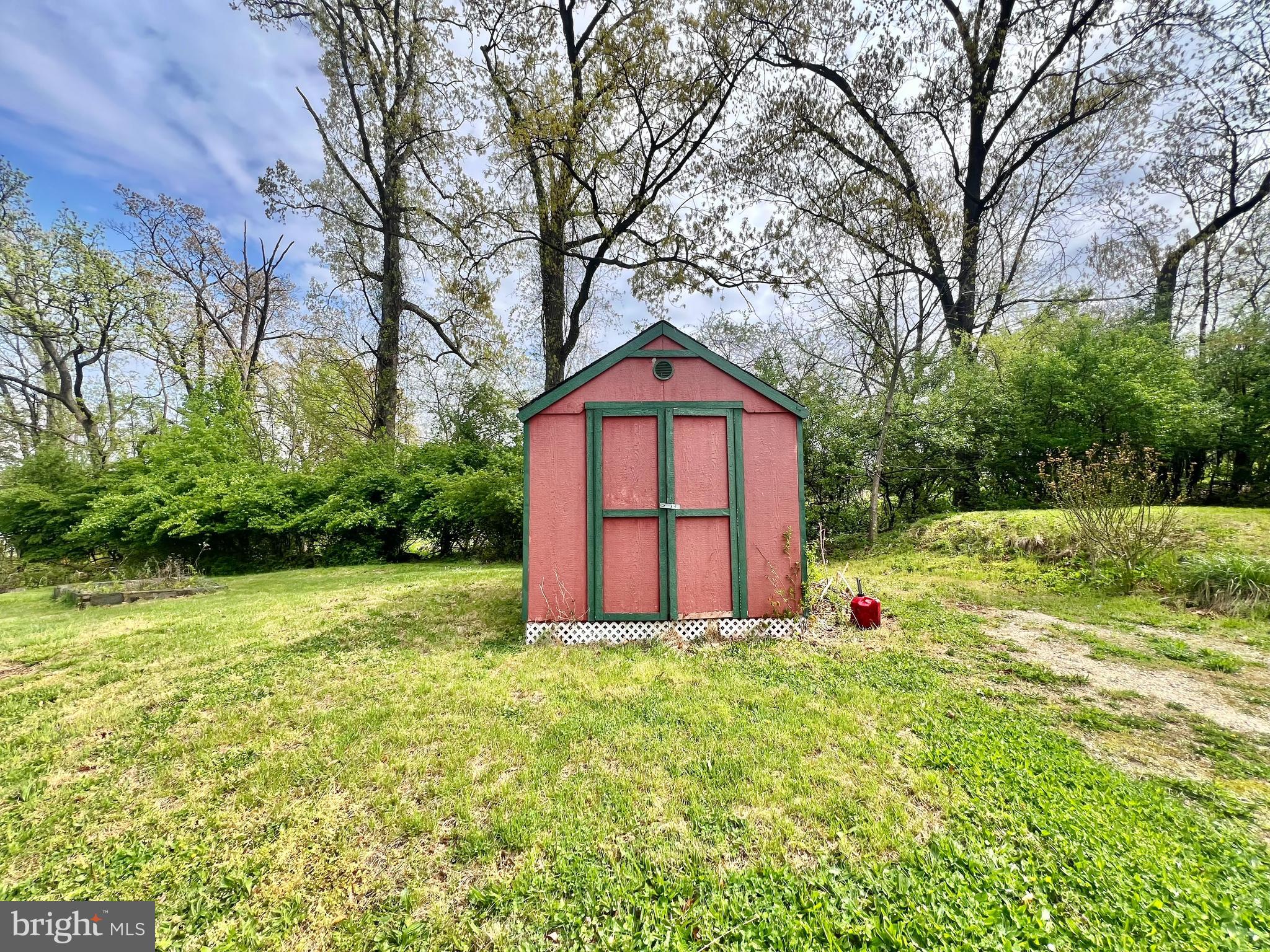 1310 Hay Road Temple, PA 19560 - Photo 41 of 48 Shed