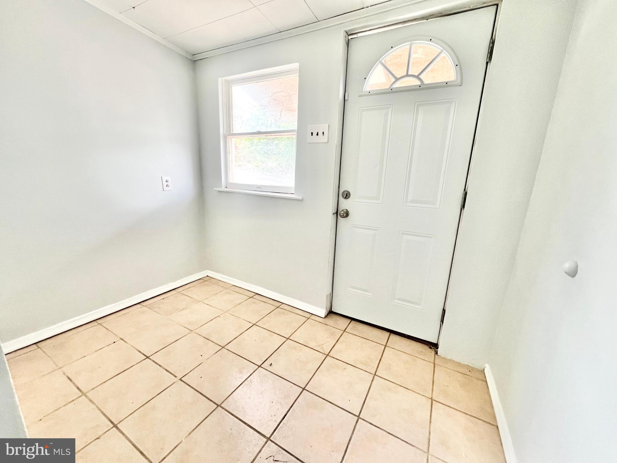 1310 Hay Road Temple, PA 19560 - Photo 5 of 48 Foyer 1