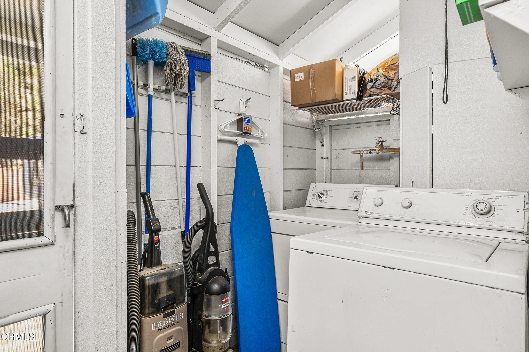 828 Ojai Road Santa Paula, CA 93060 - Photo 22 of 45 Laundry Space 828 Ojai Road