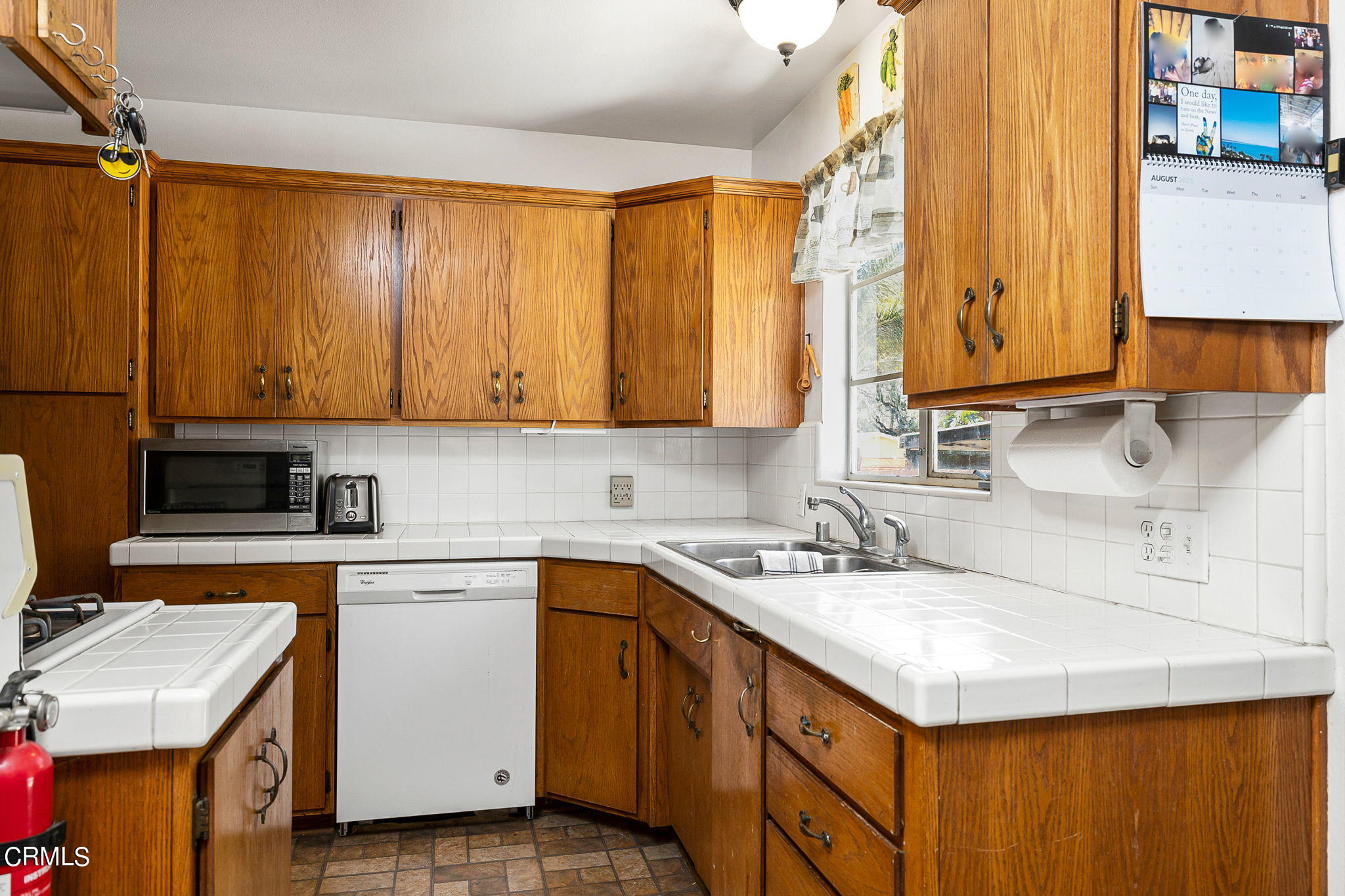 828 Ojai Road Santa Paula, CA 93060 - Photo 9 of 45 Kitchen 828 Ojai Road
