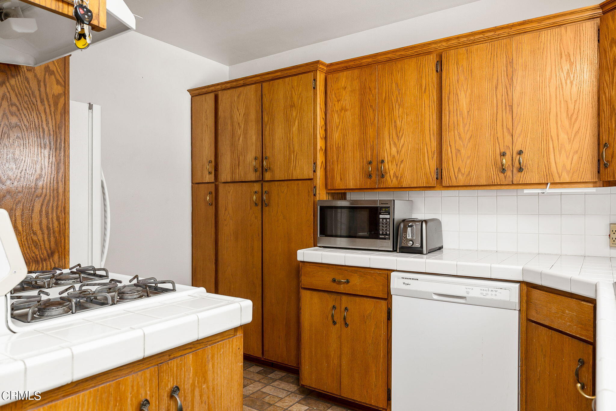 828 Ojai Road Santa Paula, CA 93060 - Photo 10 of 45 Kitchen Space 828 Ojai Road