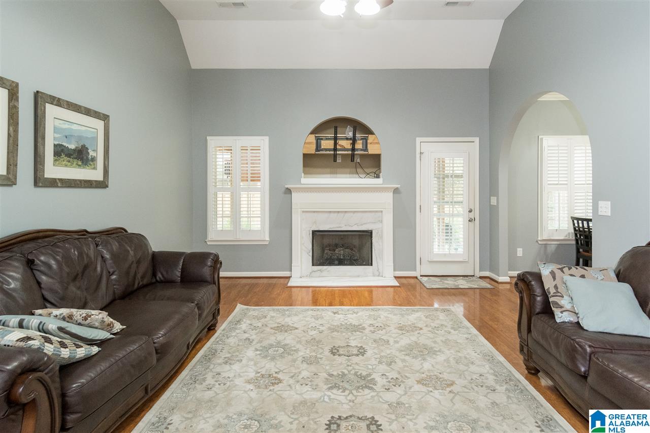 1039 Kerry Drive Calera, AL 35040 - Photo 8 of 50