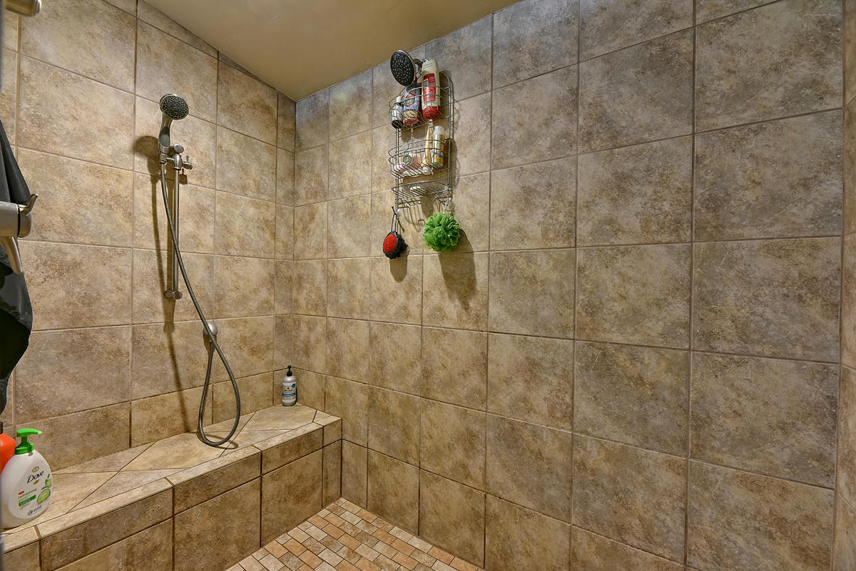 1559 Lonnon Road Grants Pass, OR 97527 - Photo 18 of 31 DSC_6884