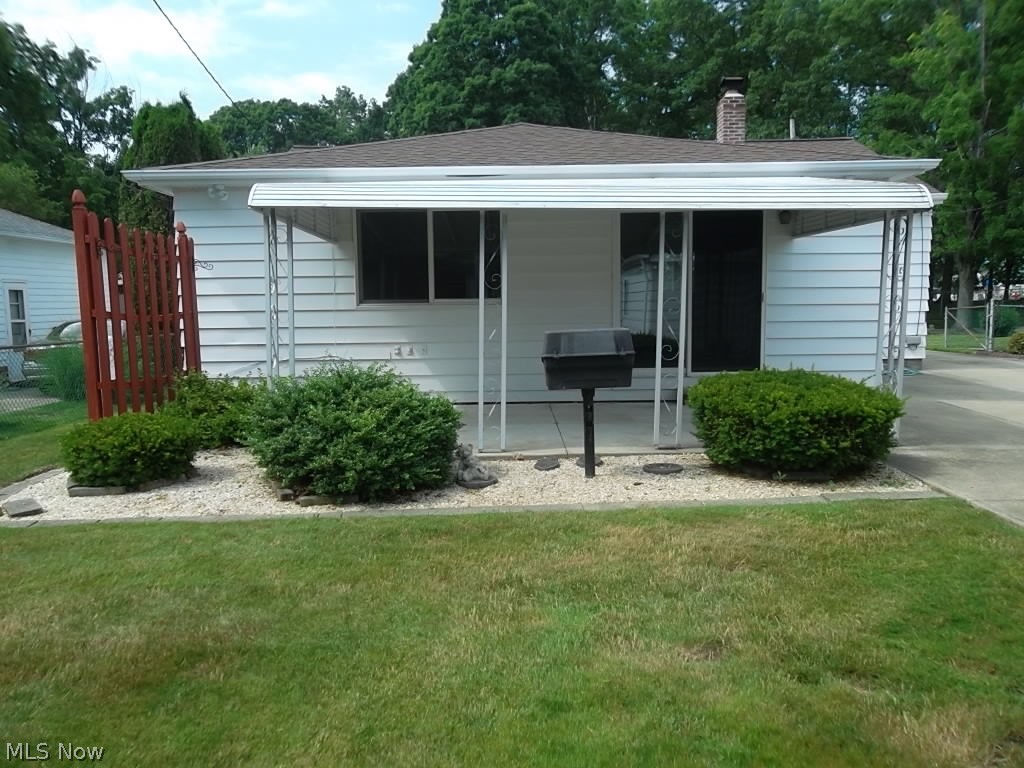30018 Vineyard Road Willowick, OH 44095 - Photo 3 of 29