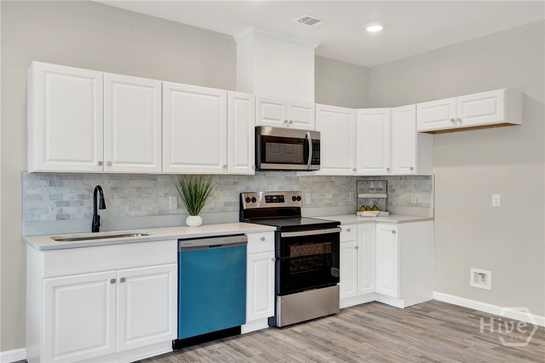 2016 Eppinger Street Savannah, GA 31415 - Photo 12 of 34