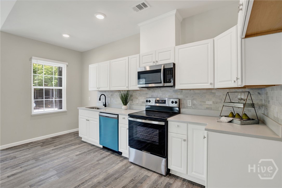 2016 Eppinger Street Savannah, GA 31415 - Photo 13 of 34