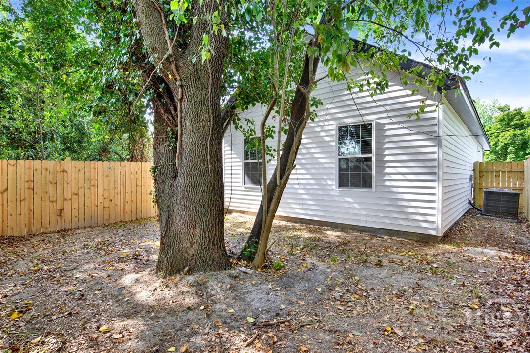 2016 Eppinger Street Savannah, GA 31415 - Photo 31 of 34