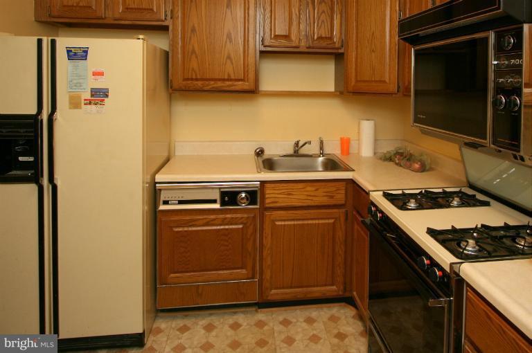 105 Hannes Street Silver Spring, MD 20901 - Photo 14 of 17 KITCHEN VIEW 3