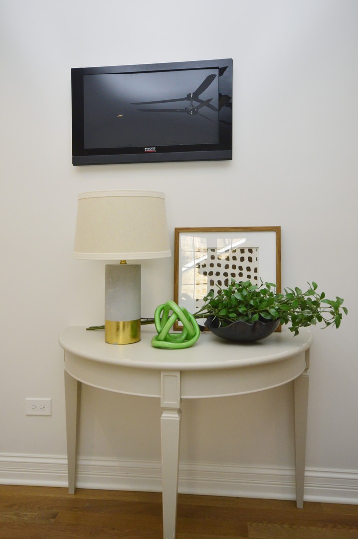 2515 Jackson Avenue Evanston, IL 60201 - Photo 14 of 34