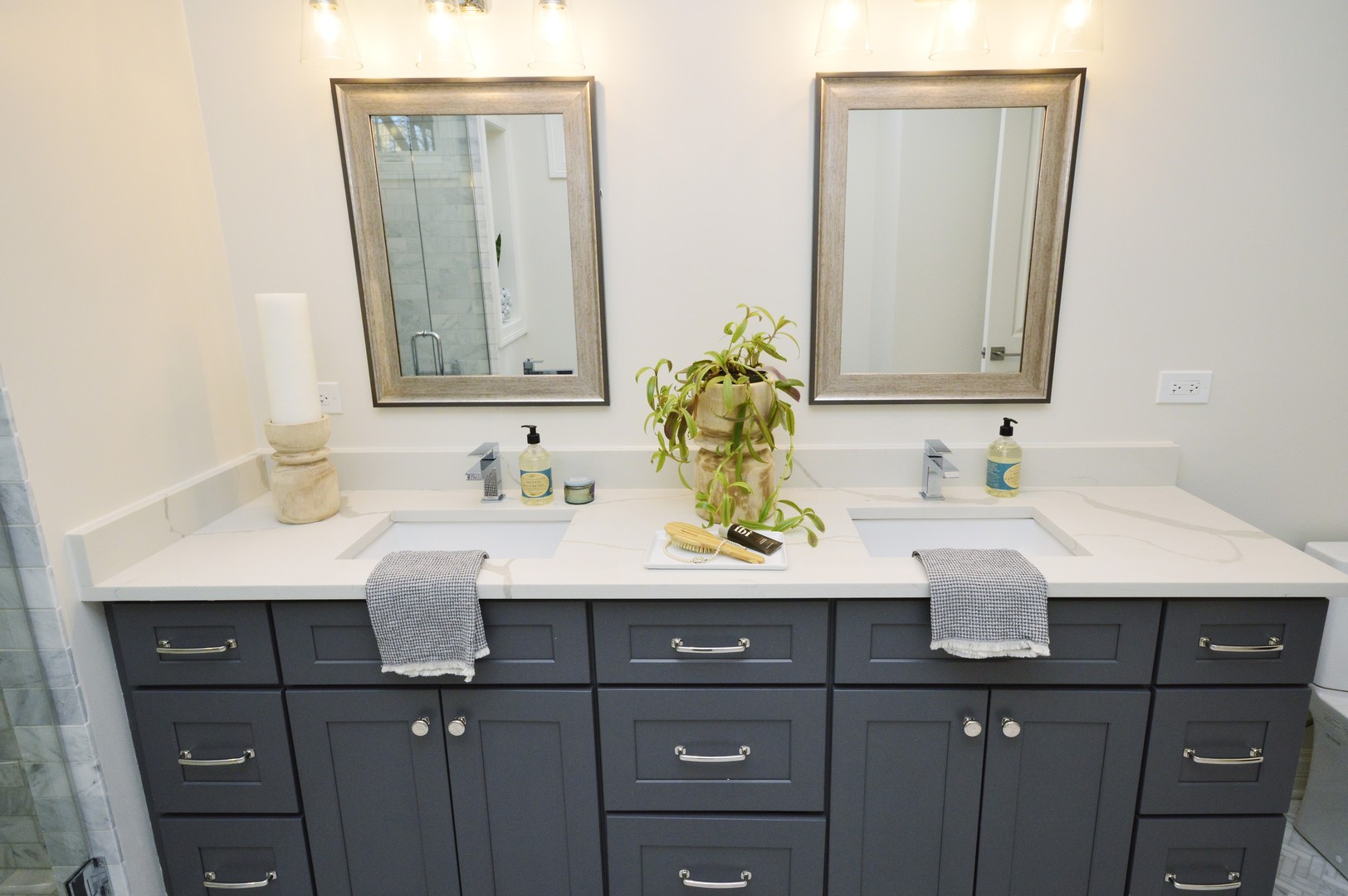 2515 Jackson Avenue Evanston, IL 60201 - Photo 16 of 34