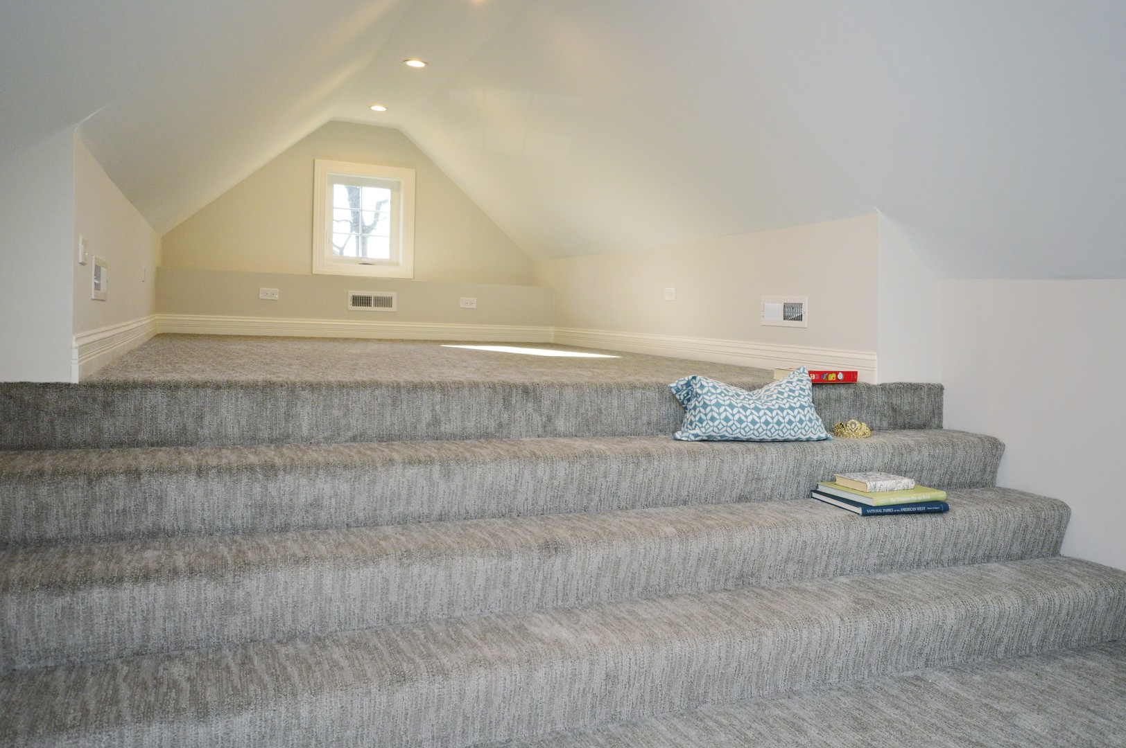 2515 Jackson Avenue Evanston, IL 60201 - Photo 22 of 34