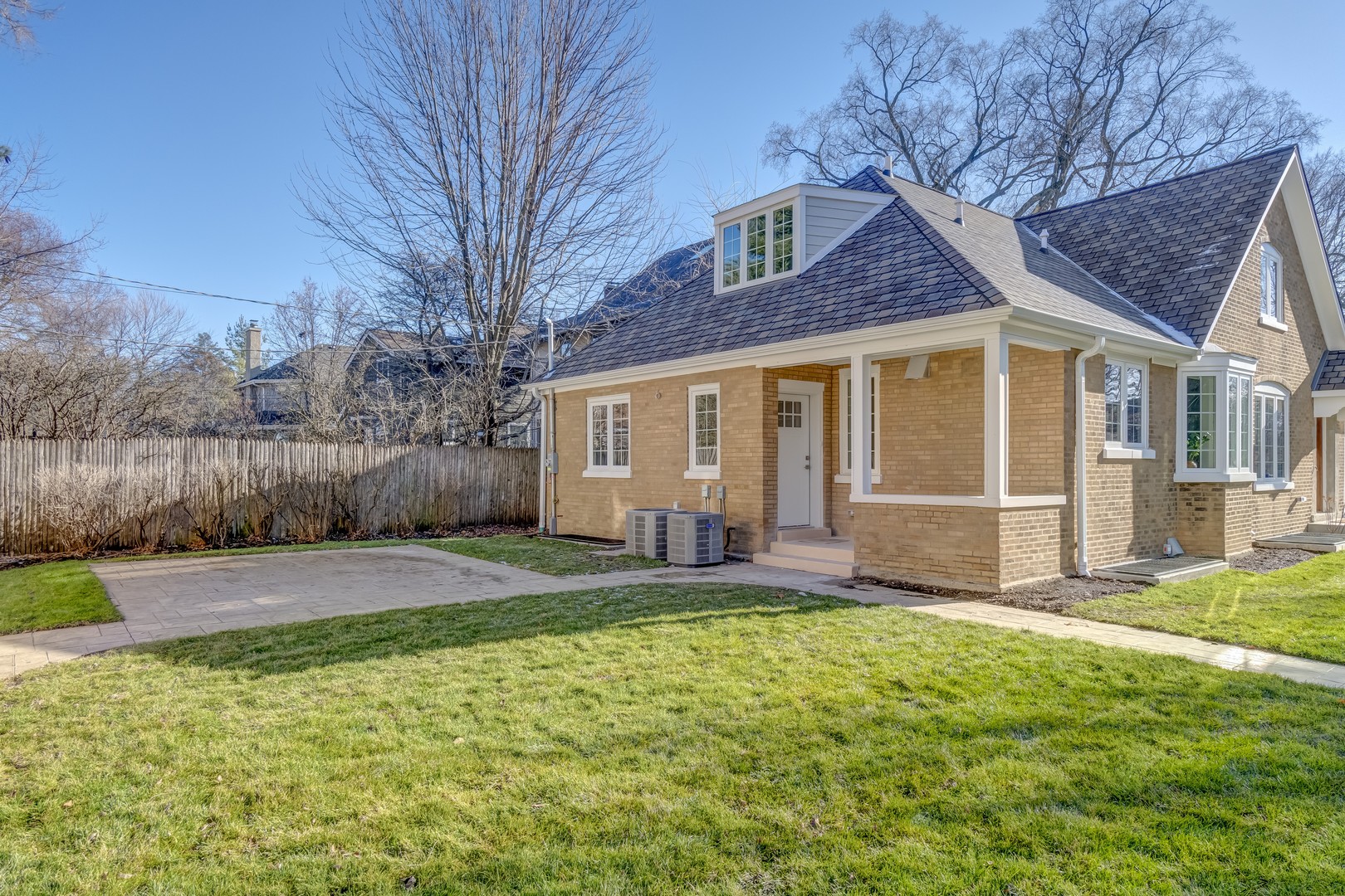 2515 Jackson Avenue Evanston, IL 60201 - Photo 30 of 34