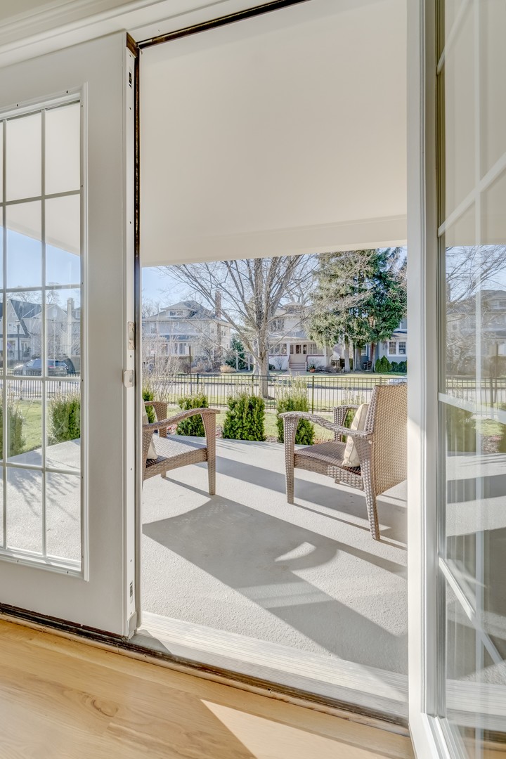 2515 Jackson Avenue Evanston, IL 60201 - Photo 5 of 34