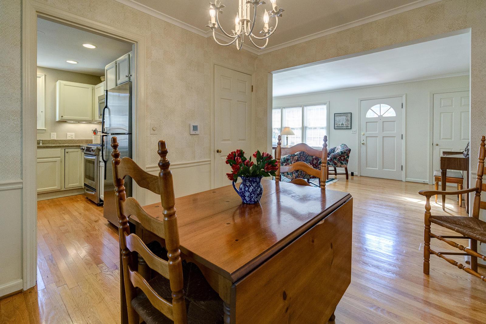 144 Nottingham Road Columbus, OH 43214 - Photo 3 of 31 Gallery Image 3