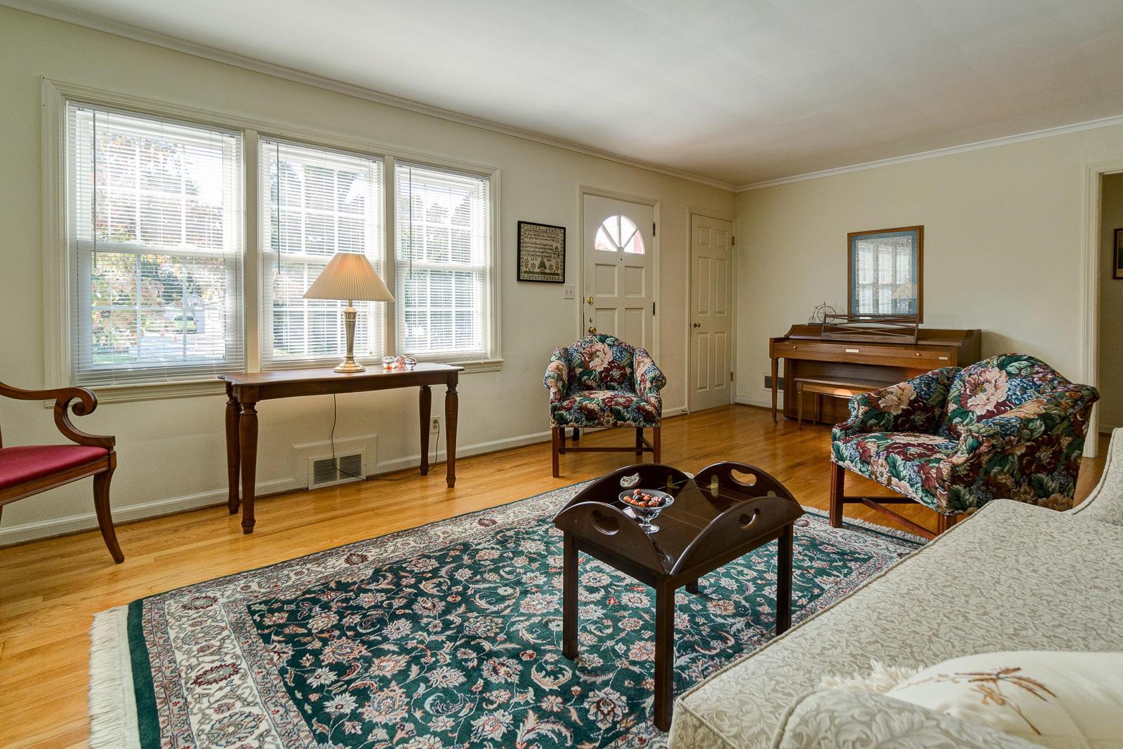 144 Nottingham Road Columbus, OH 43214 - Photo 6 of 31 Gallery Image 6