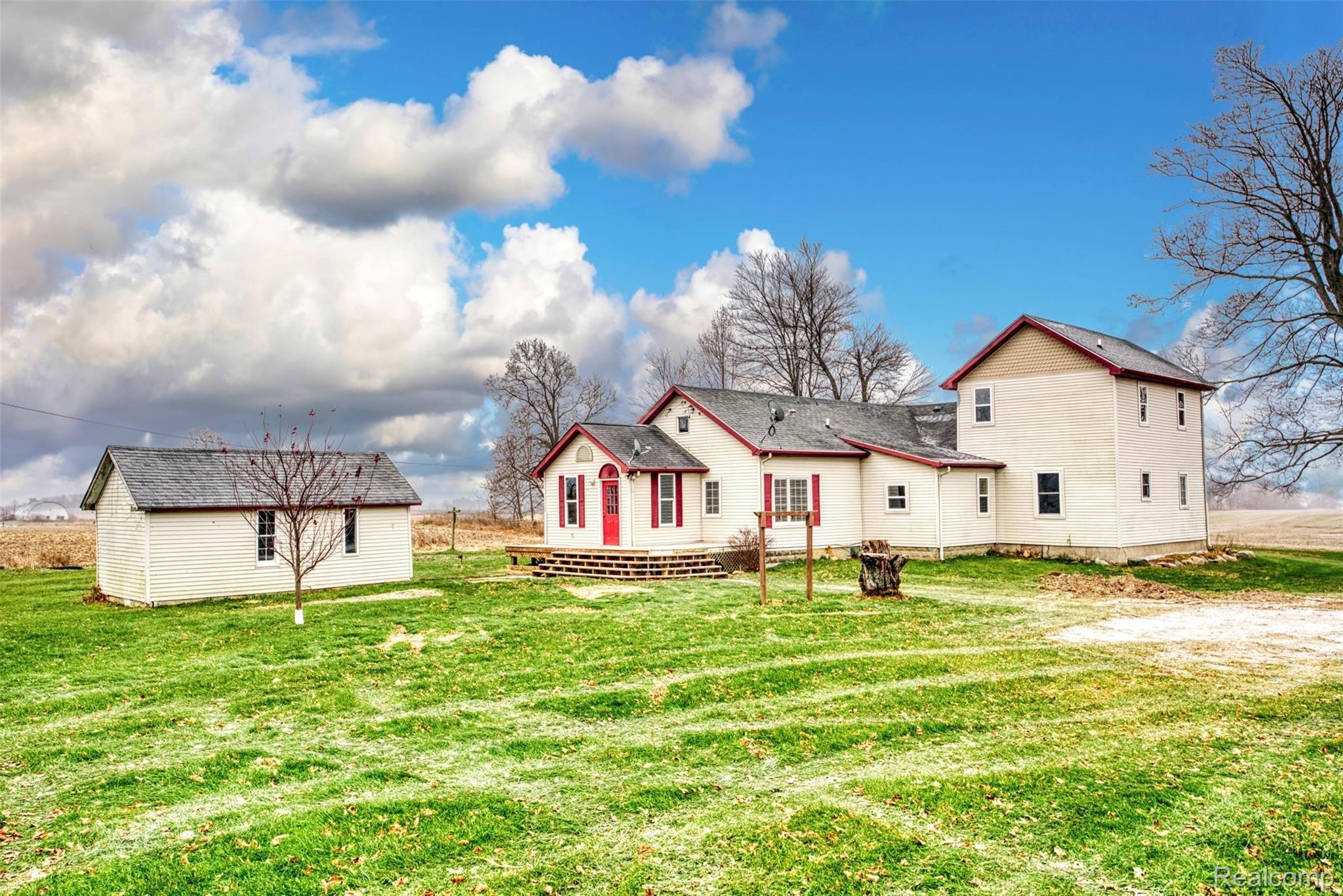 9800 West Sargent Road Fowlerville, MI 48836 - Photo 40 of 46 DSC06912_15.jpg