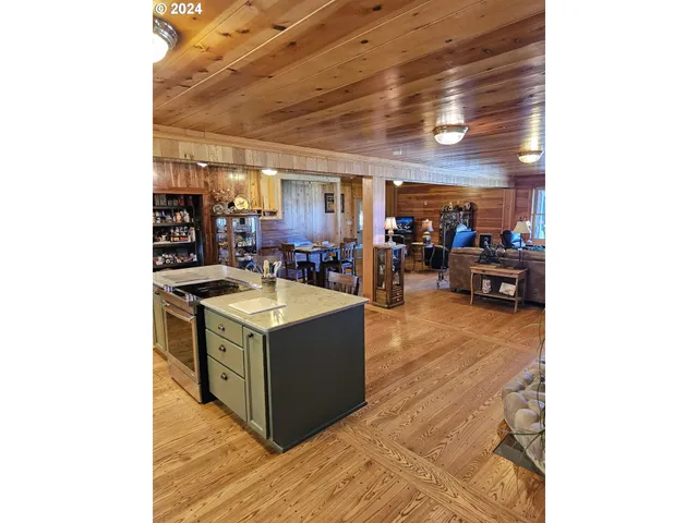 $2,950,000 | 29951 Oregon Pines Road, Beatty, OR 97621