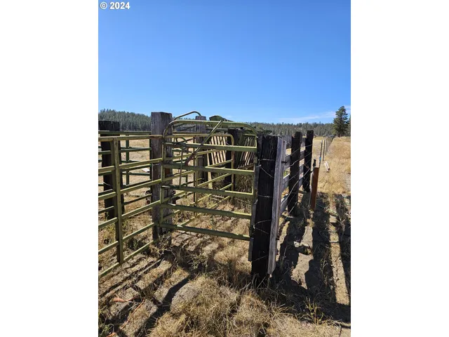 $2,950,000 | 29951 Oregon Pines Road, Beatty, OR 97621