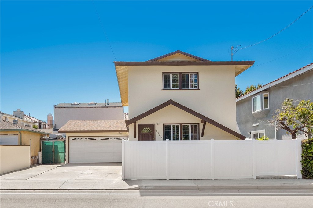 2905 Rindge Lane Redondo Beach, CA 90278 - Photo 13 of 26 a view of house and street