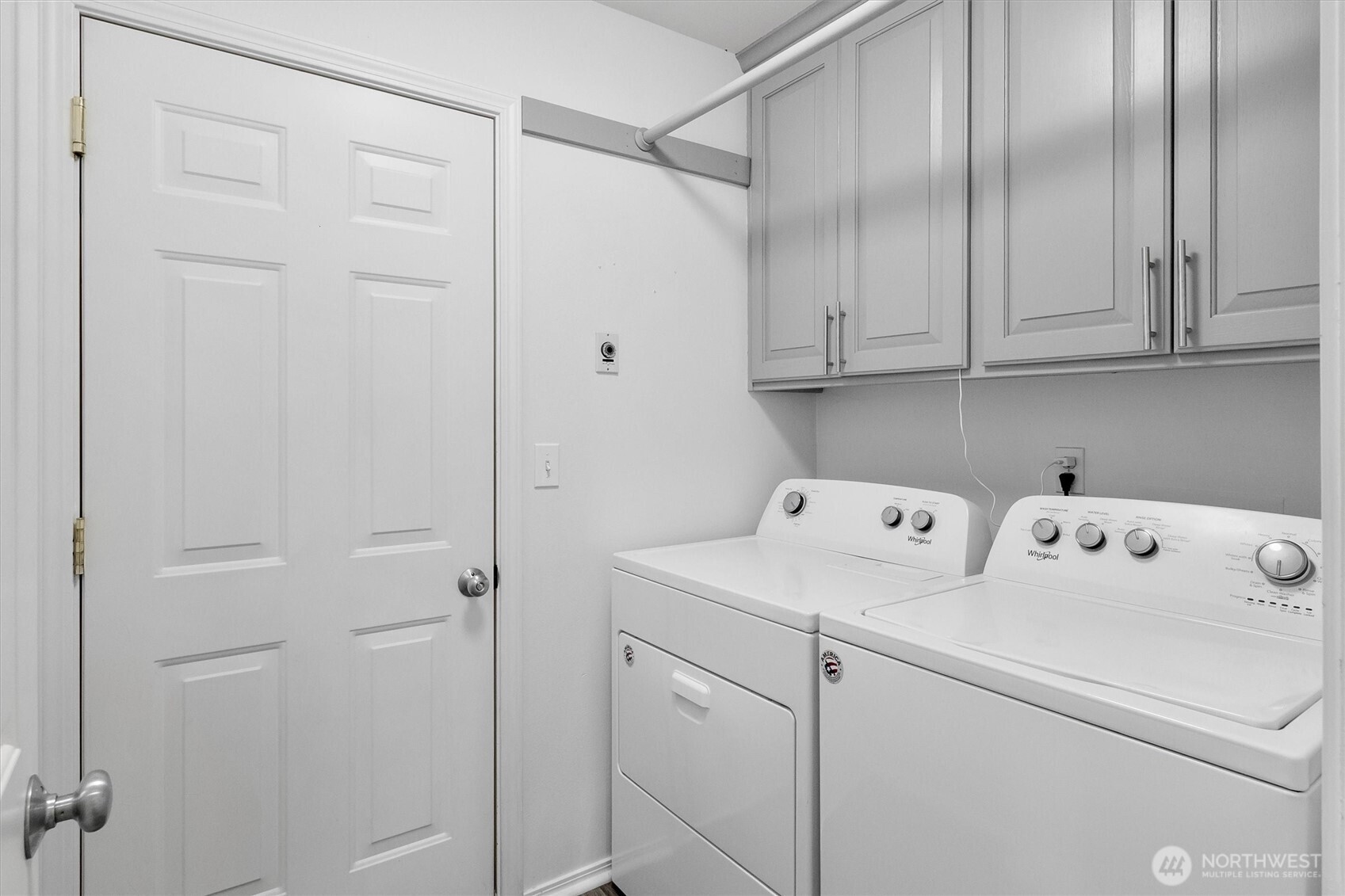 705 Finley Lane, Unit N2 La Conner, WA 98257 - Photo 16 of 38 a utility room with dryer and washer