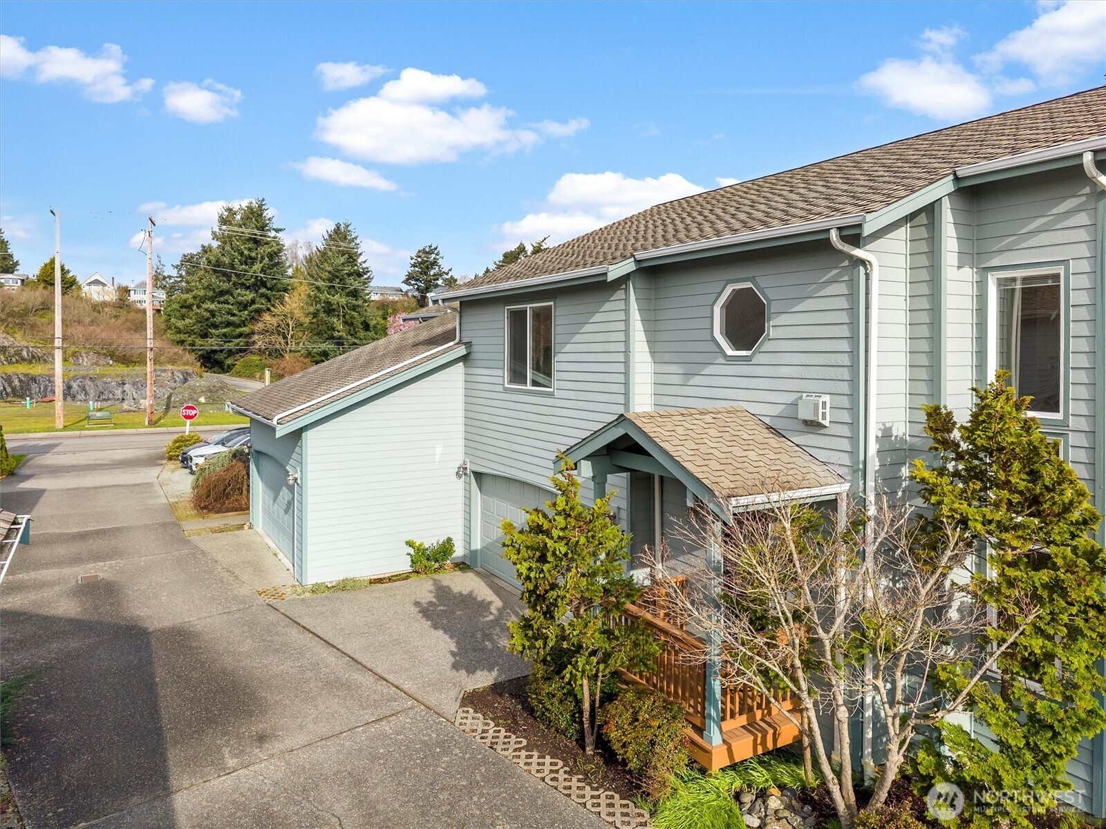 705 Finley Lane, Unit N2 La Conner, WA 98257 - Photo 32 of 38 a front view of a house with garden