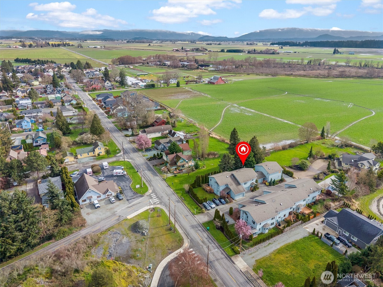 705 Finley Lane, Unit N2 La Conner, WA 98257 - Photo 34 of 38 an aerial view of a golf course with outdoor space
