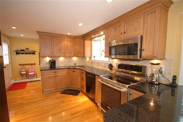 58 Wildwood Road Andover, MA 01810 - Photo 10 of 30 Gallery Image 10