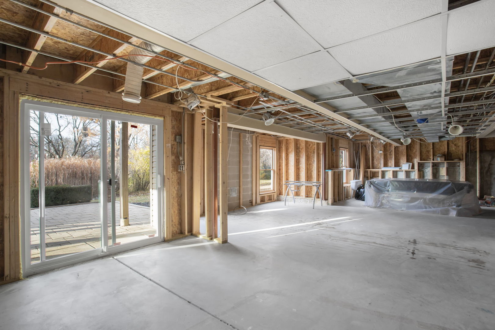 537 Arbor Lane Oswego, IL 60543 - Photo 28 of 33 a view of an empty room with windows