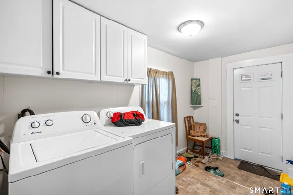 $500,000 | 148 Pleasant Street, Enfield, CT 06082