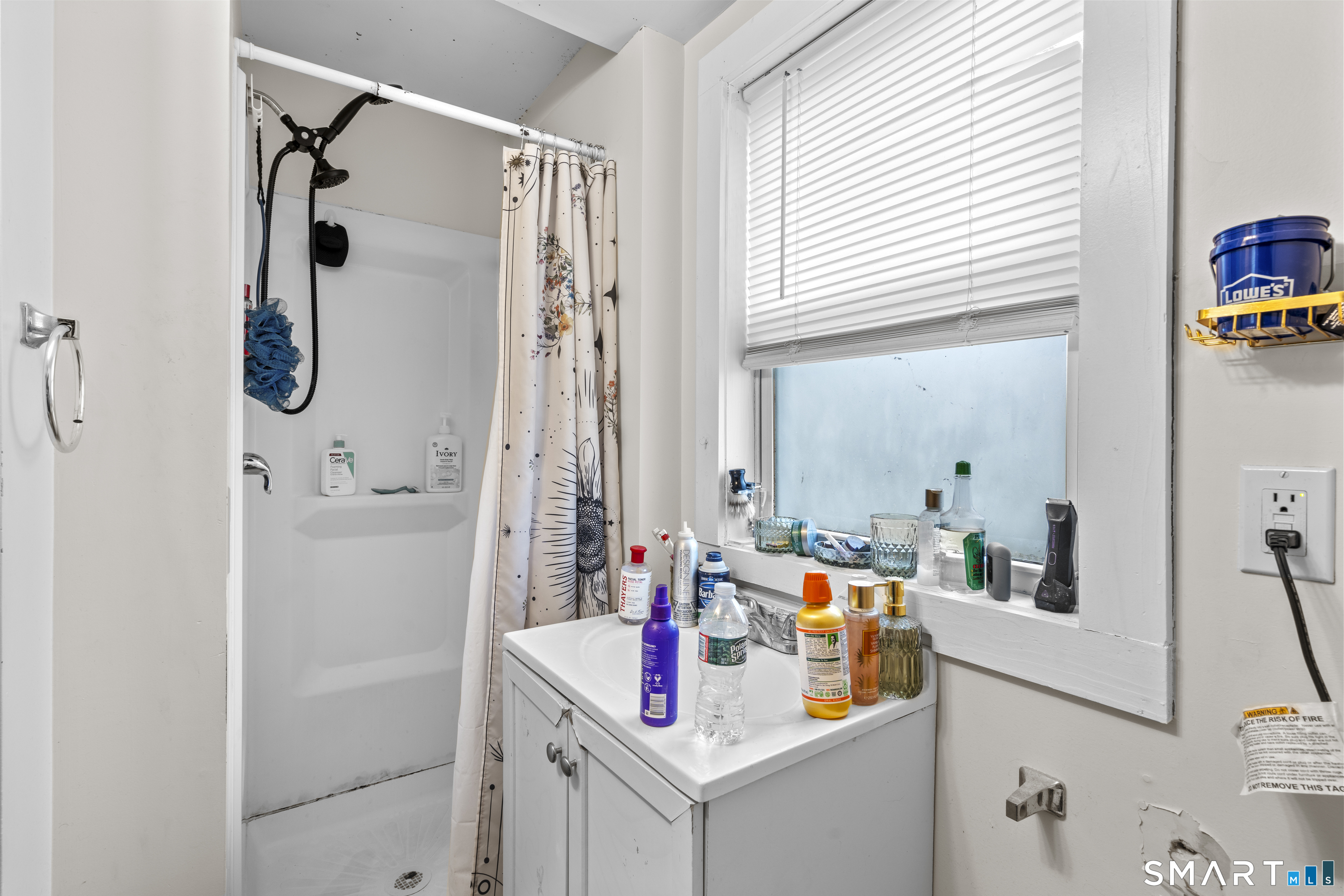 148 Pleasant Street Enfield, CT 06082 - Photo 15 of 40