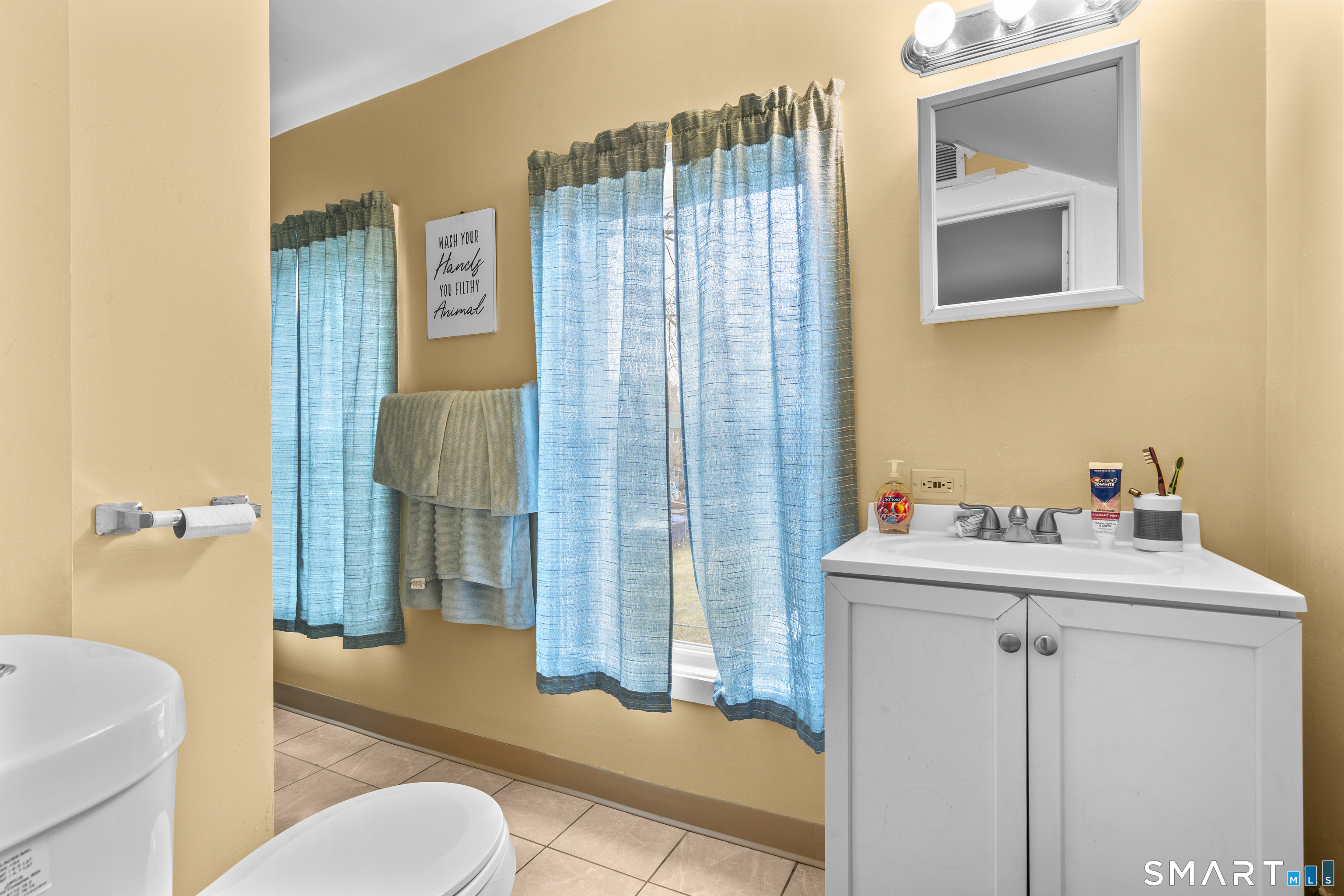 148 Pleasant Street Enfield, CT 06082 - Photo 23 of 40