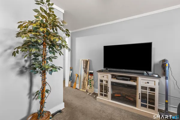 $500,000 | 148 Pleasant Street, Enfield, CT 06082