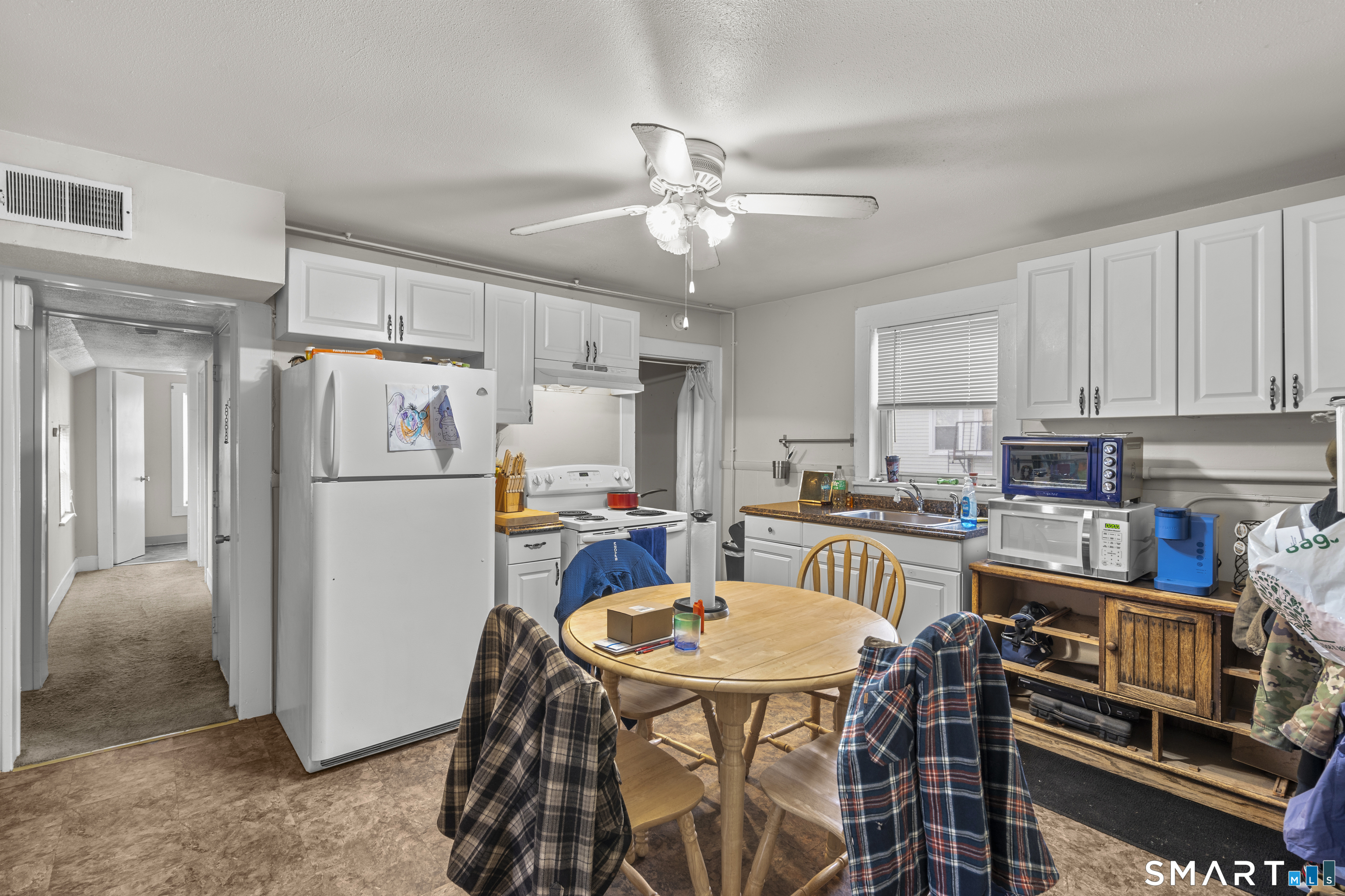 148 Pleasant Street Enfield, CT 06082 - Photo 31 of 40