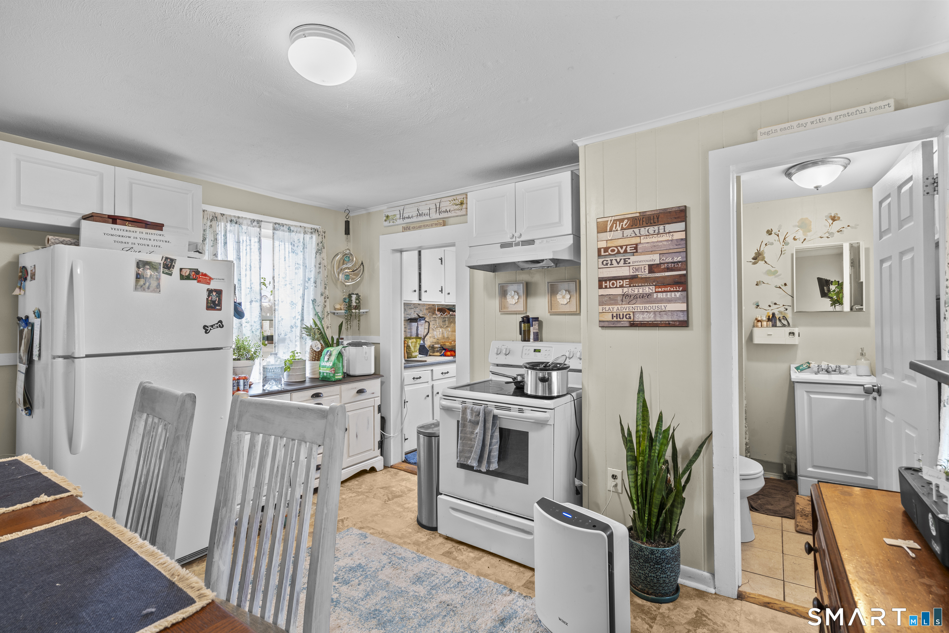 148 Pleasant Street Enfield, CT 06082 - Photo 34 of 40