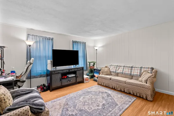 $500,000 | 148 Pleasant Street, Enfield, CT 06082